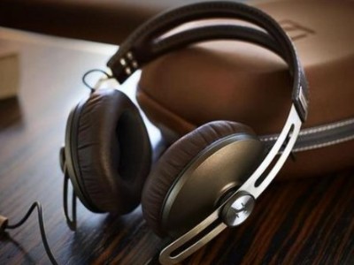 PC/ABS塑料材質(zhì)粘接案例，幫助客戶解決耳機(jī)發(fā)白問題-聚力膠水