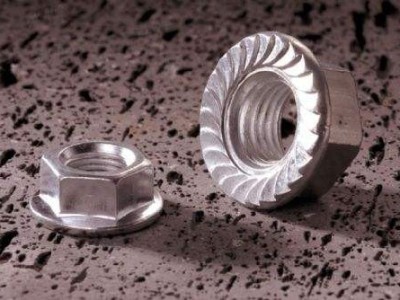 法蘭面螺紋鎖固，聚力螺紋厭氧膠解決客戶用膠難題！