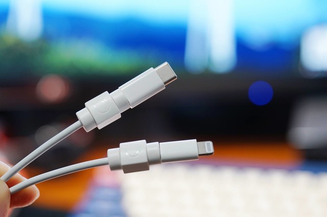 數據線保護套用什么膠水粘接?PVC瞬間膠水,瞬間膠水