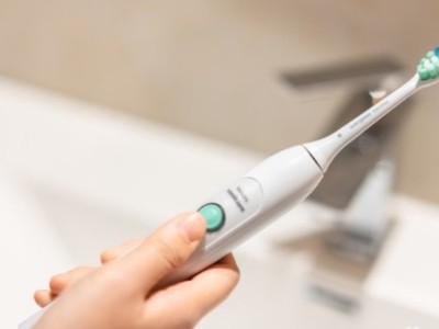 電動牙刷瞬間膠用膠方案，聚力硅膠瞬間膠符合環保標準