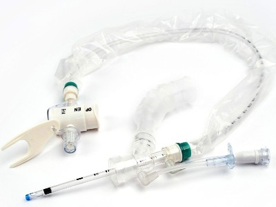 醫療導管瞬間膠案例，聚力PP粘PVC塑料膠水強力粘接